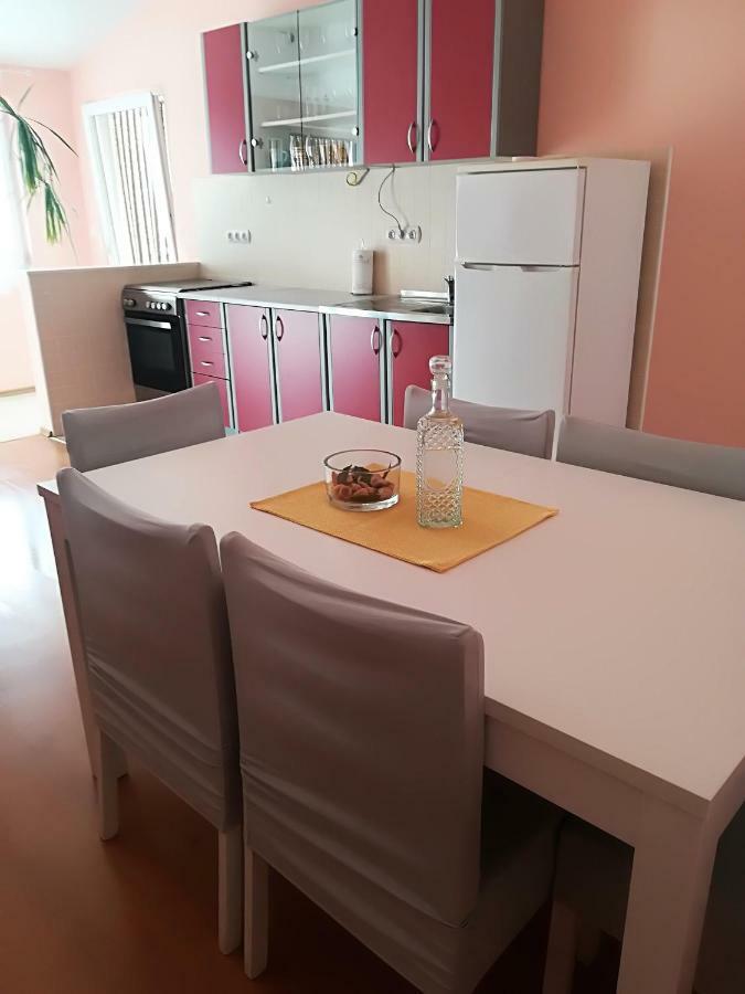 Apartman Rosanda Premuda Buitenkant foto