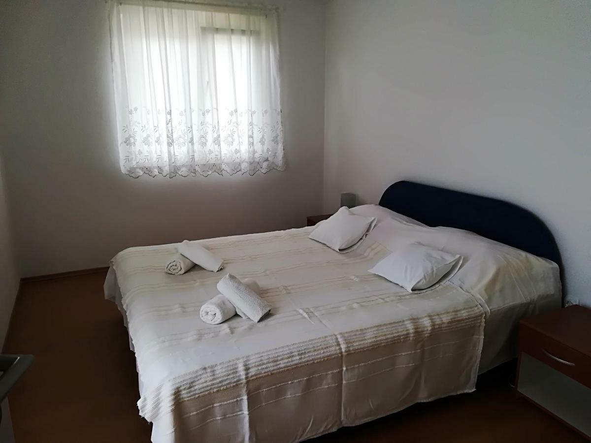 Apartman Rosanda Premuda Buitenkant foto